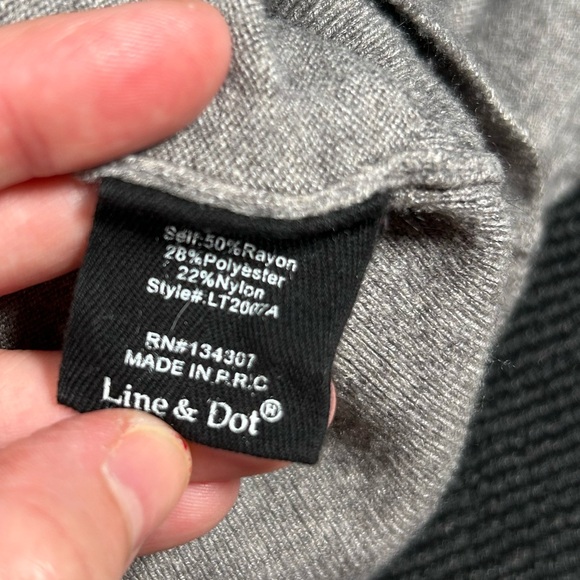 Comfiest, LINE + DOT sweater!! - Picture 6 of 12